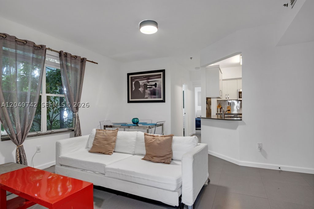 747 Michigan Ave 201