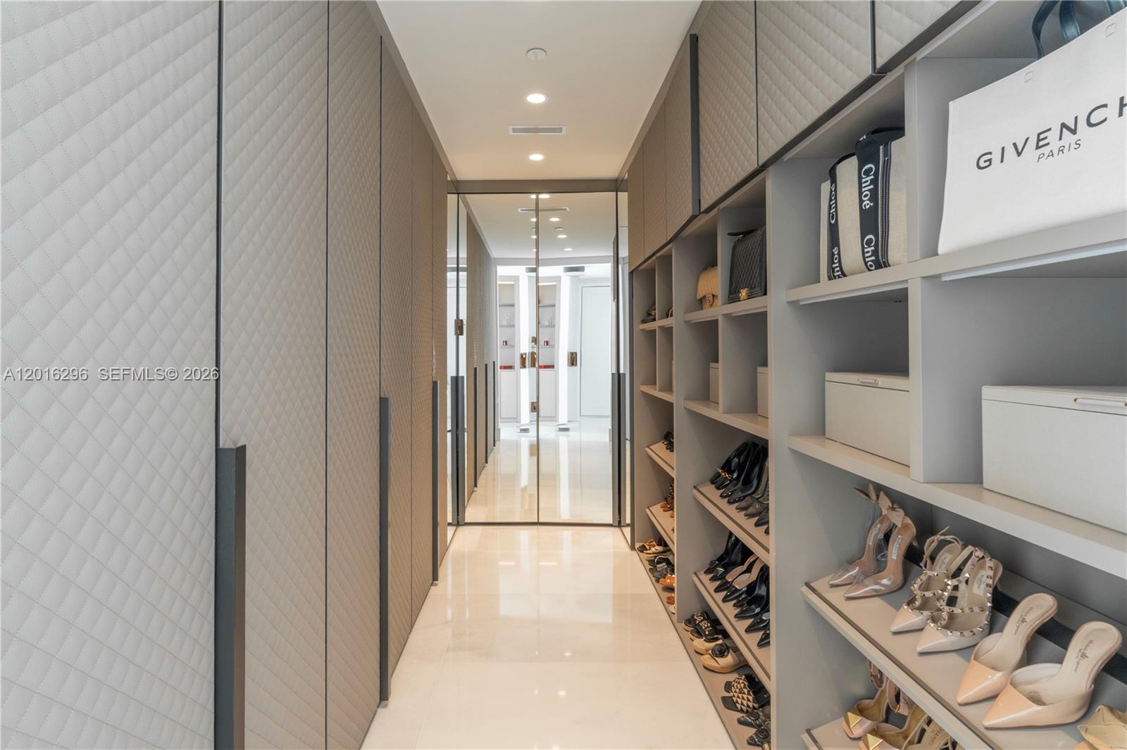 NORTH BISCAYNE BEACH AMEN - Residential