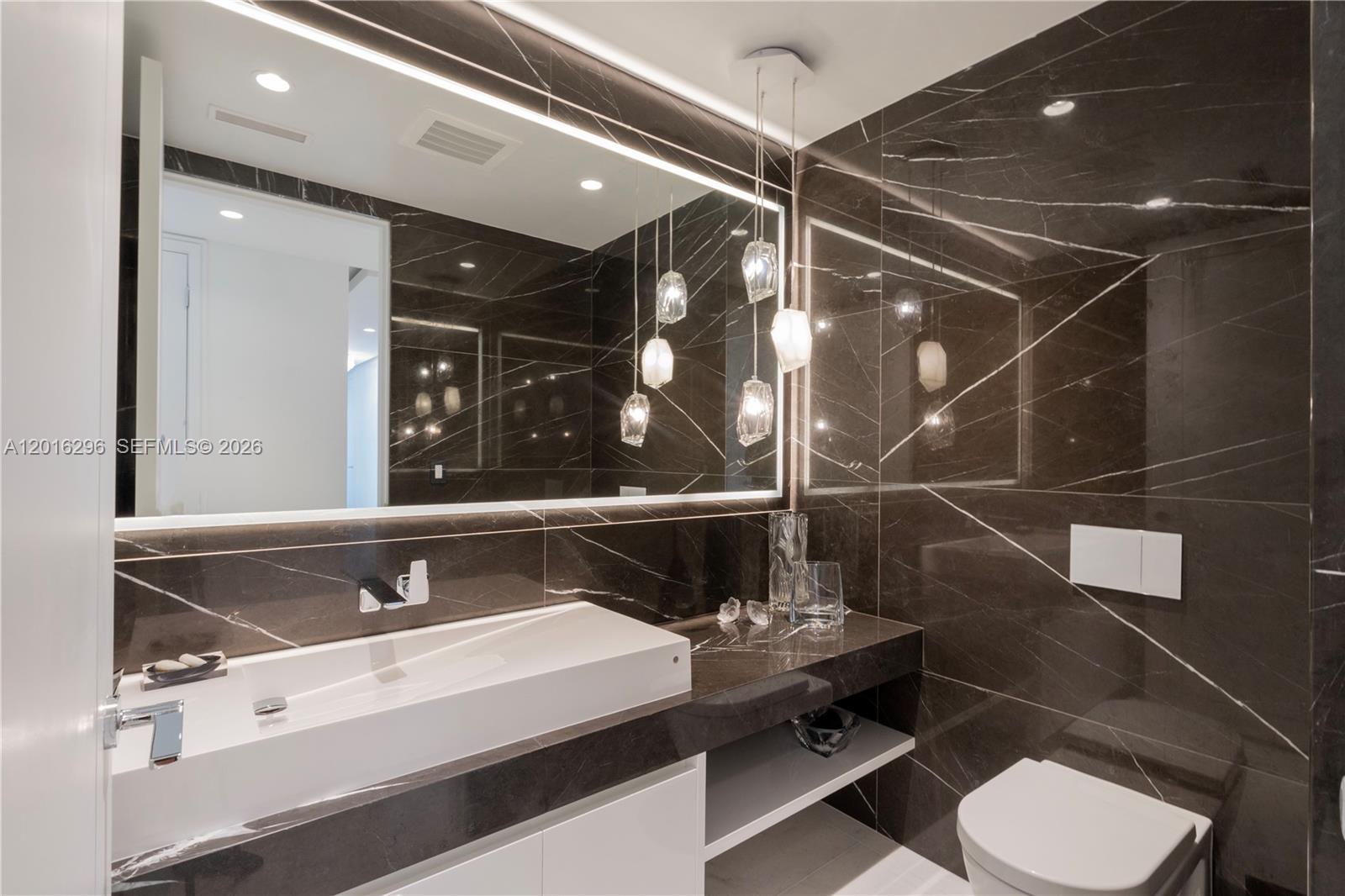 NORTH BISCAYNE BEACH AMEN - Residential