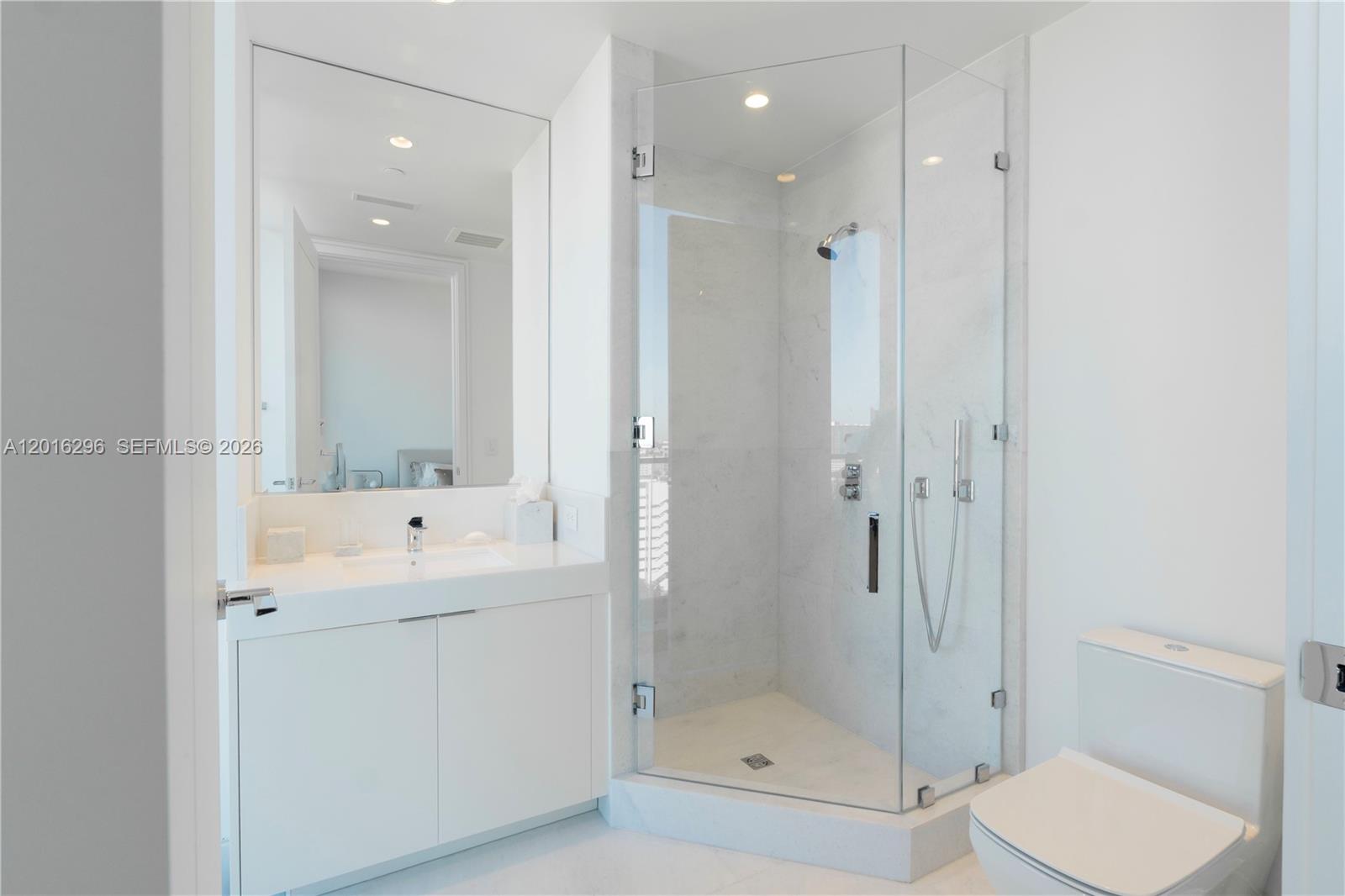 NORTH BISCAYNE BEACH AMEN - Residential