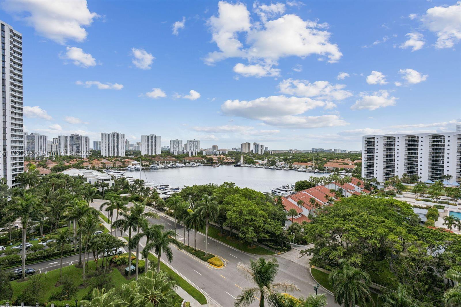 21205 Yacht Club Dr 2306, Aventura, Miami-Dade County, Florida - 3 Bedrooms  
2 Bathrooms - 