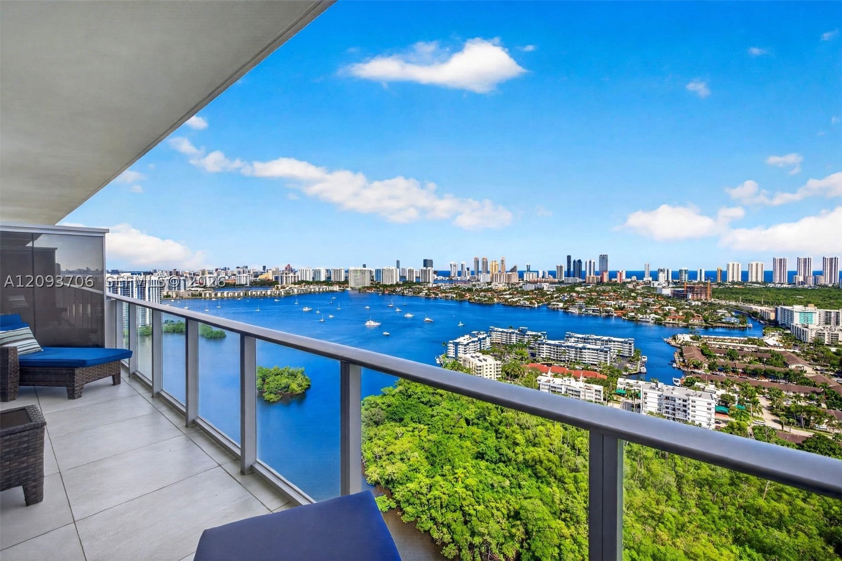 16385 Biscayne Blvd LPH17