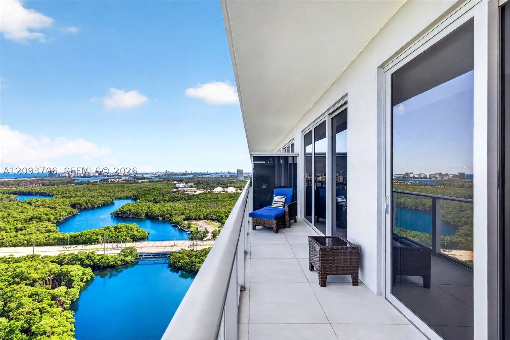 16385 Biscayne Blvd LPH17