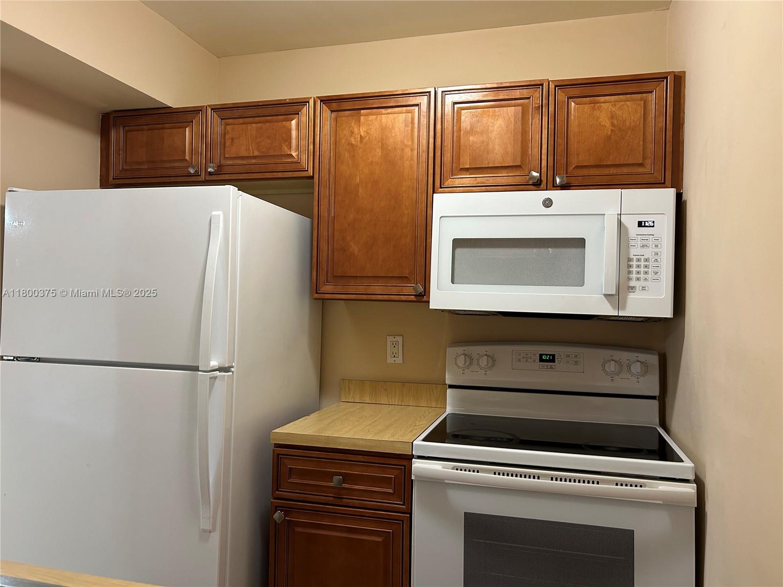 ABBEY PARK GARDENS I COND - Residential Lease