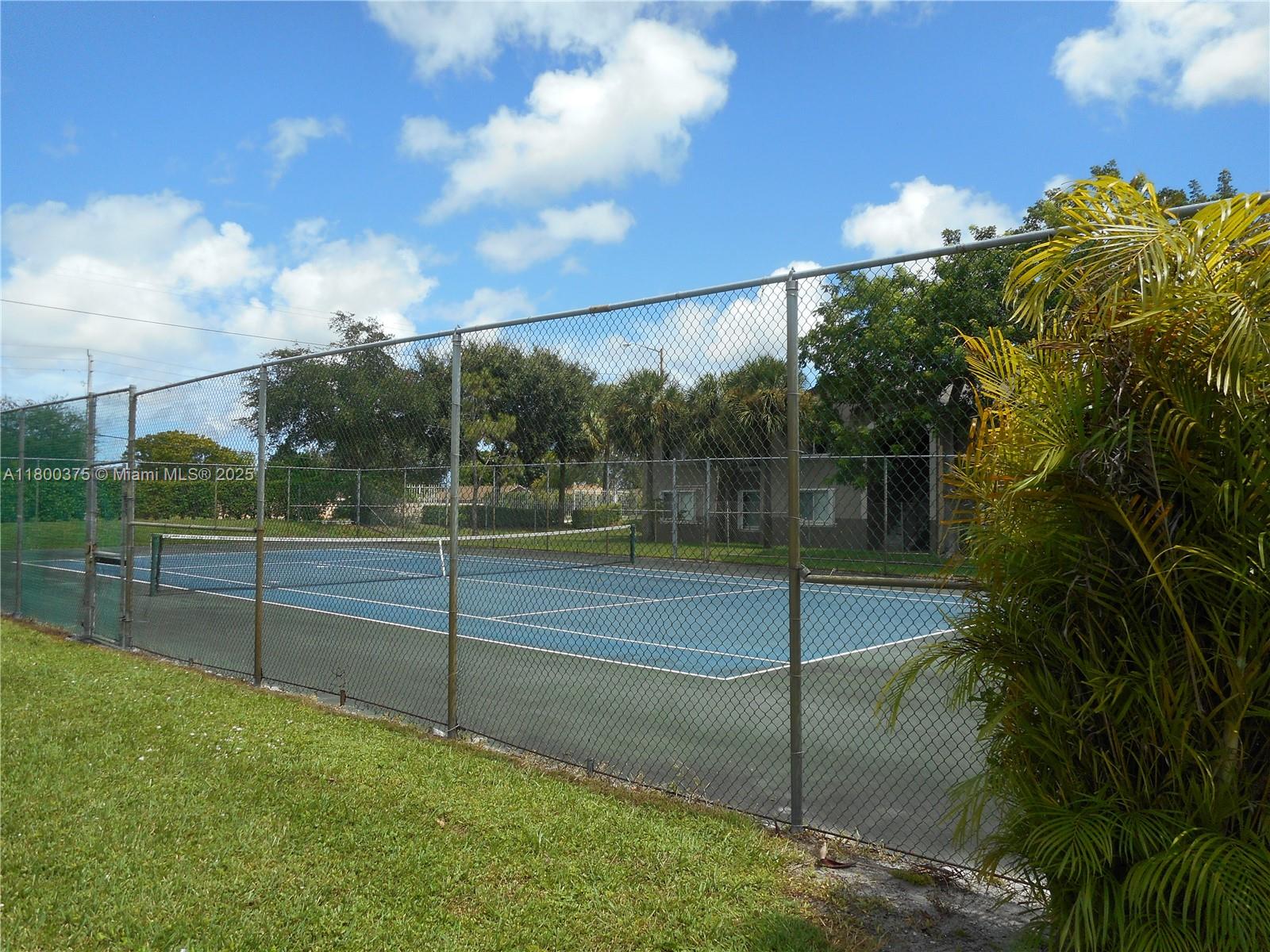 ABBEY PARK GARDENS I COND - Residential Lease
