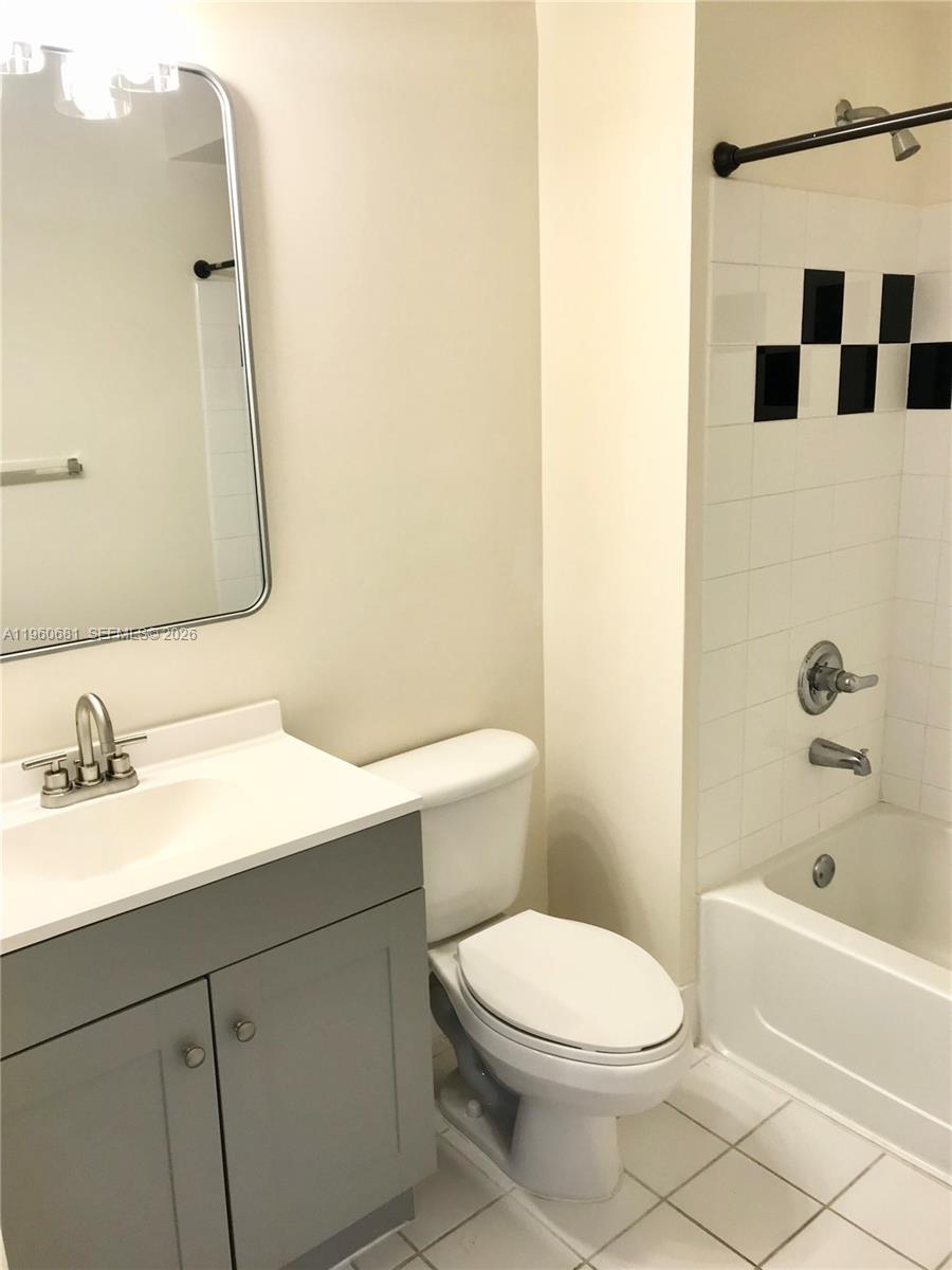 THE WAVERLY AT SOUTH BEAC - Residential Lease