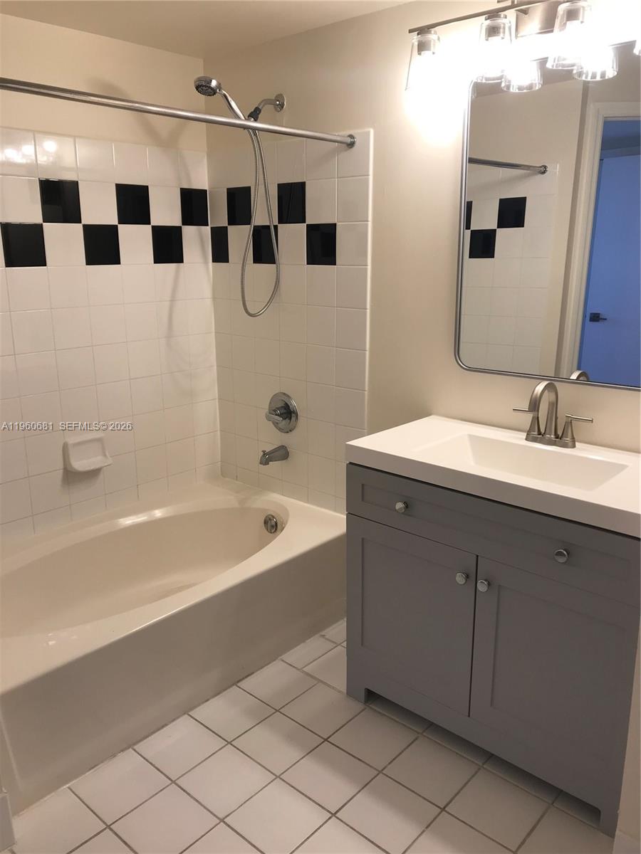 THE WAVERLY AT SOUTH BEAC - Residential Lease