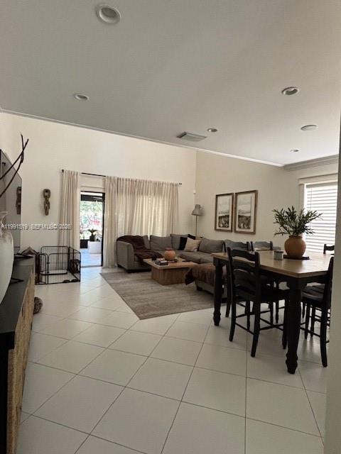 BANYAN LAKES - Residential