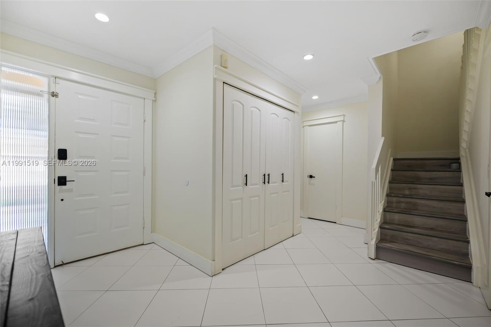 6183 Pine Tree Ln Unit B