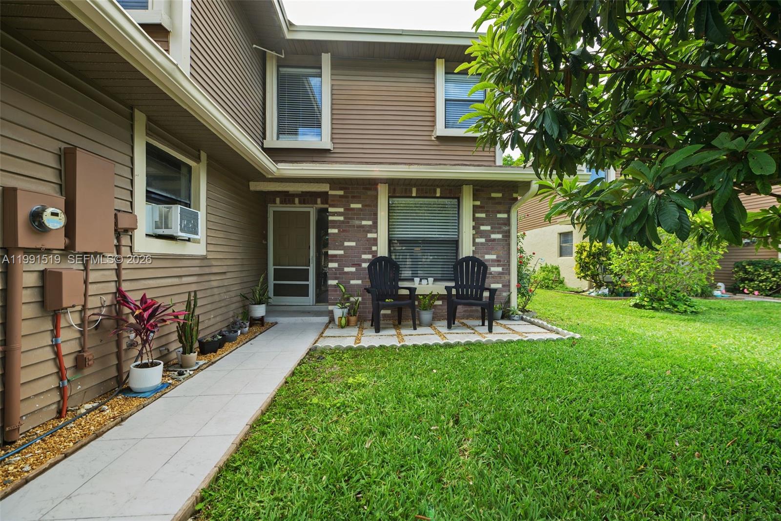 6183 Pine Tree Ln Unit B