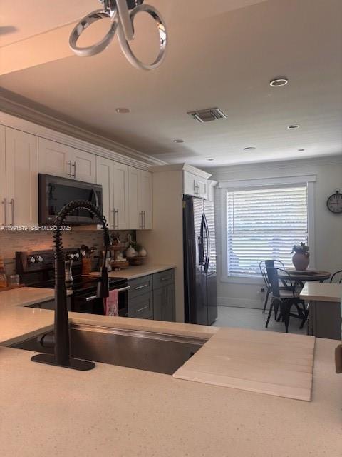 BANYAN LAKES - Residential