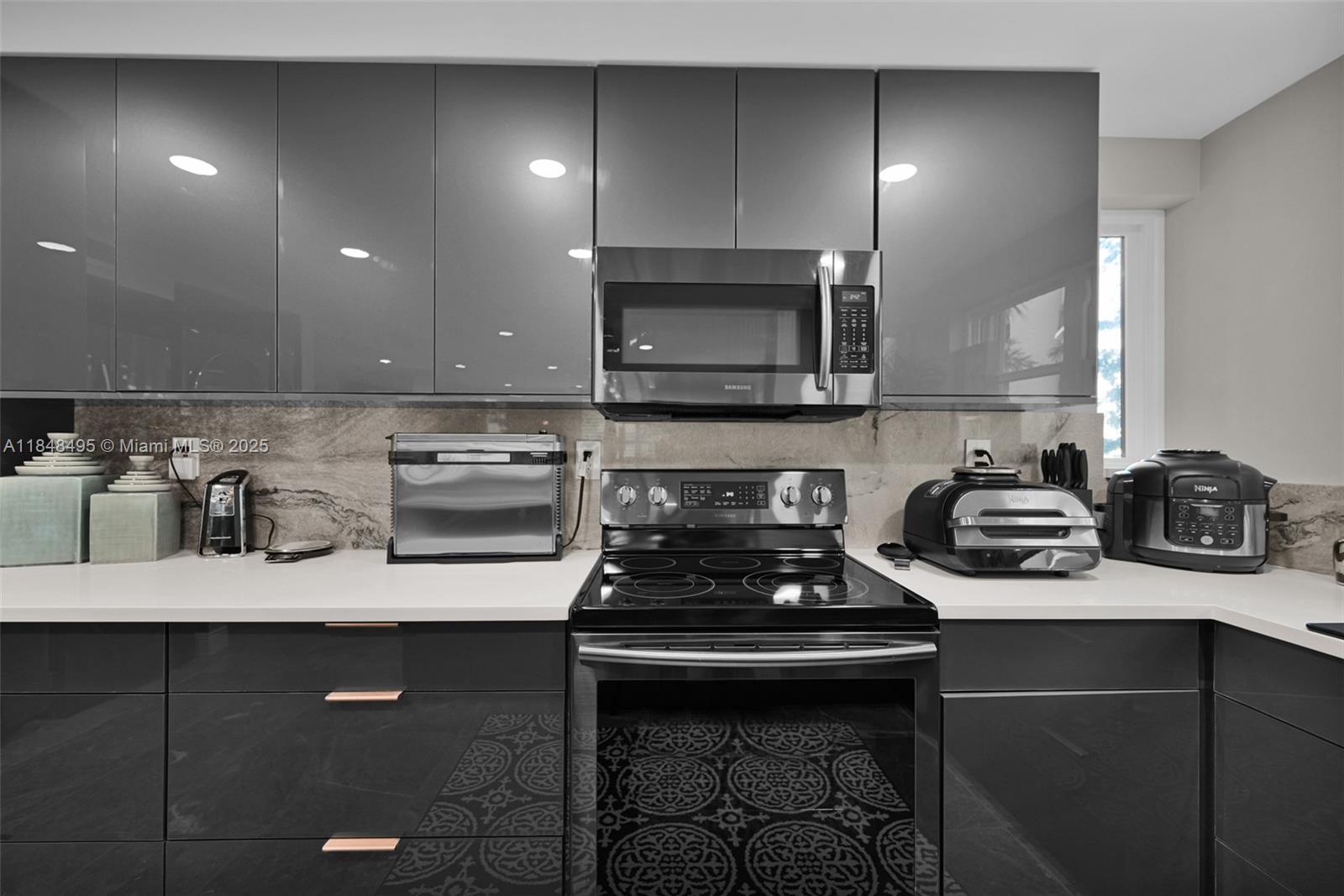 EVERGLADES OF NORTH PALM - Residential