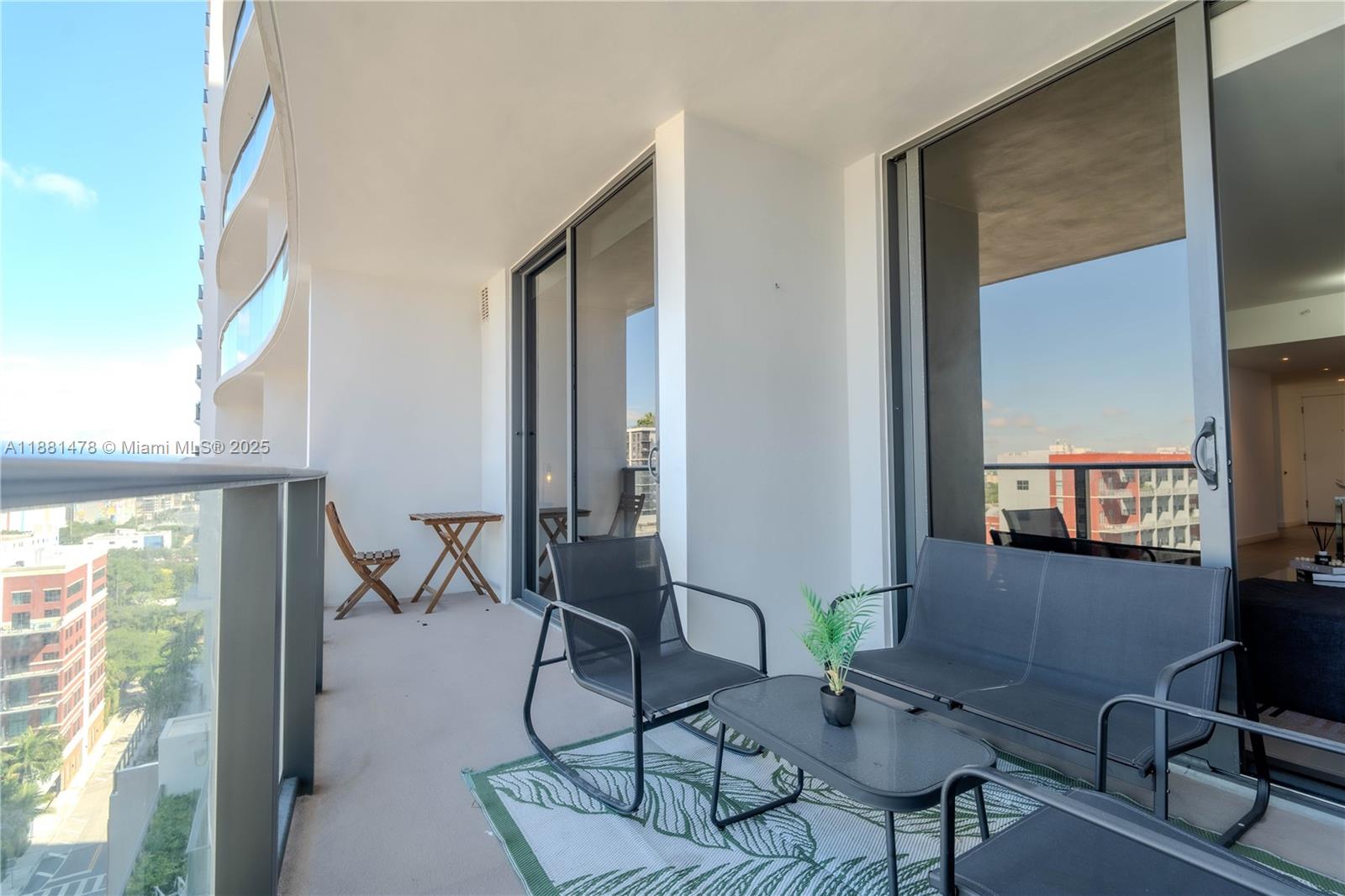 CANVAS CONDO - Residential