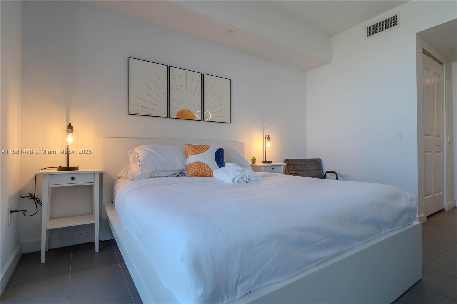 CANVAS CONDO - Residential