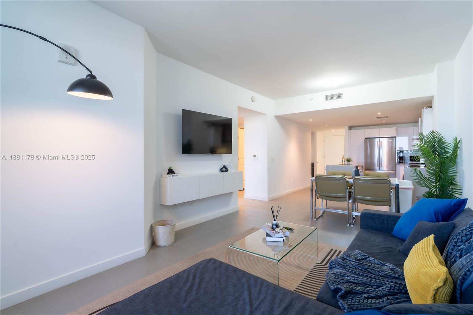 CANVAS CONDO - Residential