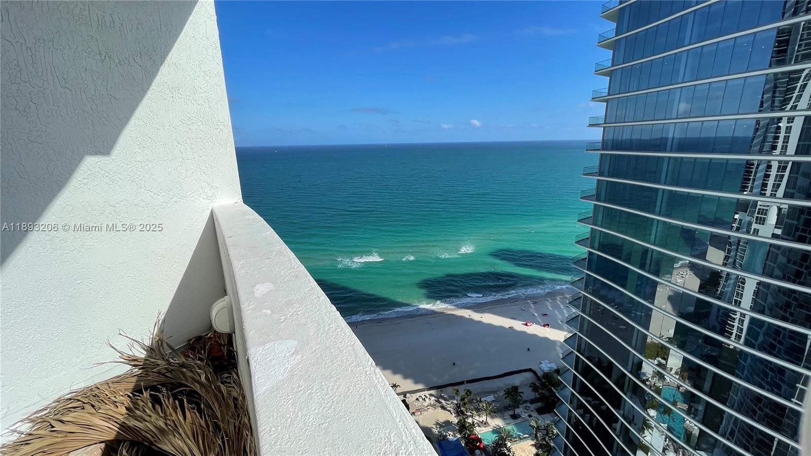 TRUMP INTERNATIONAL SONES - Residential