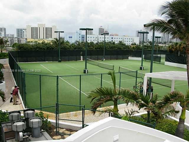 TRUMP INTERNATIONAL SONES - Residential