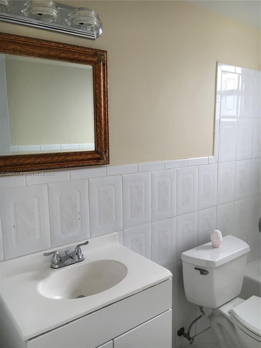 TROPICAL TERRACE CONDO - Residential Lease