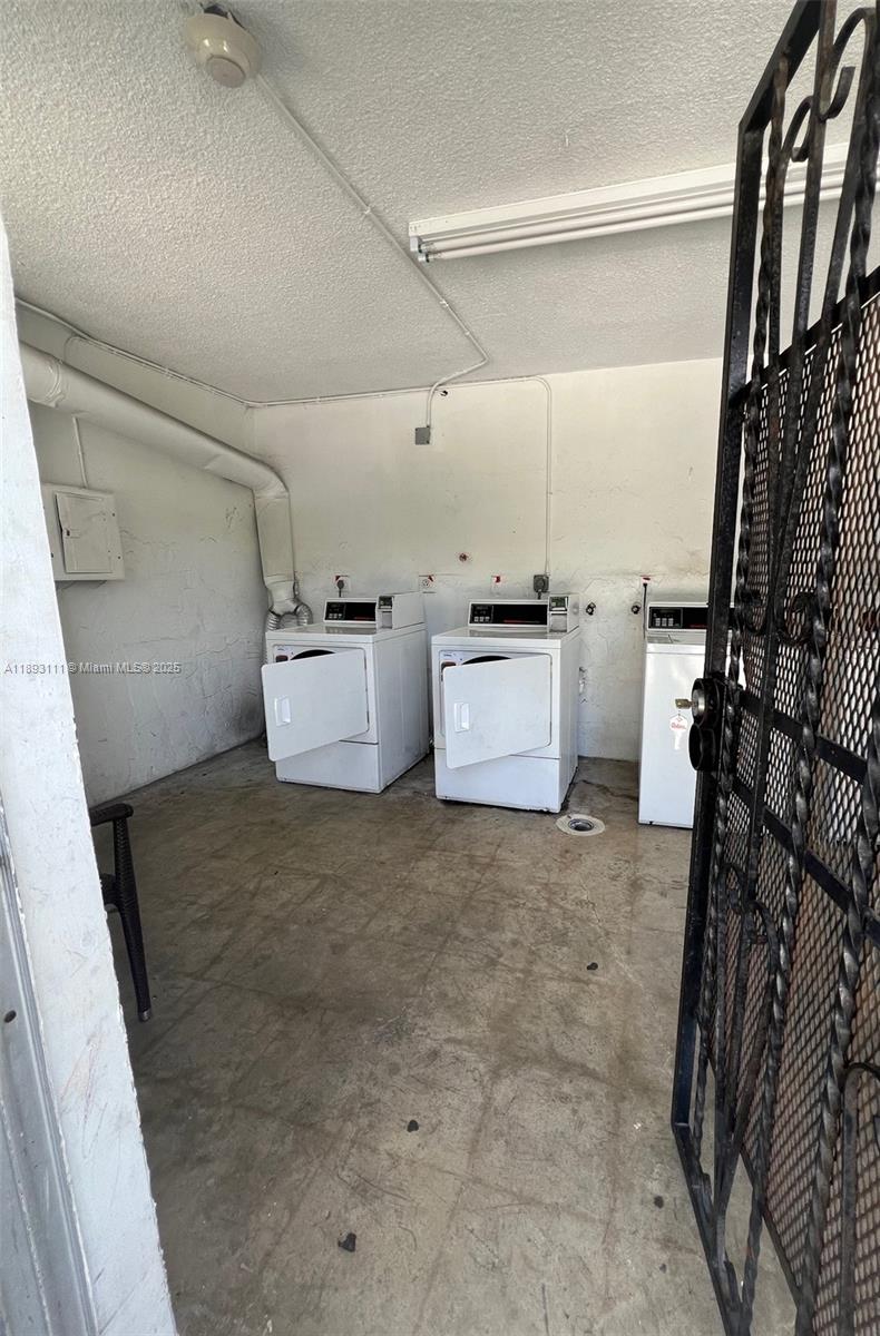 TROPICAL TERRACE CONDO - Residential Lease