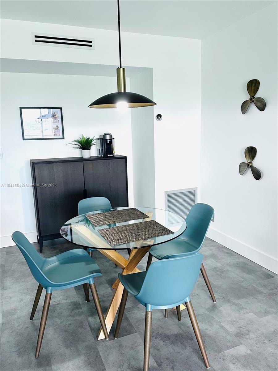 HILLCREST NO 21 CONDO - Residential