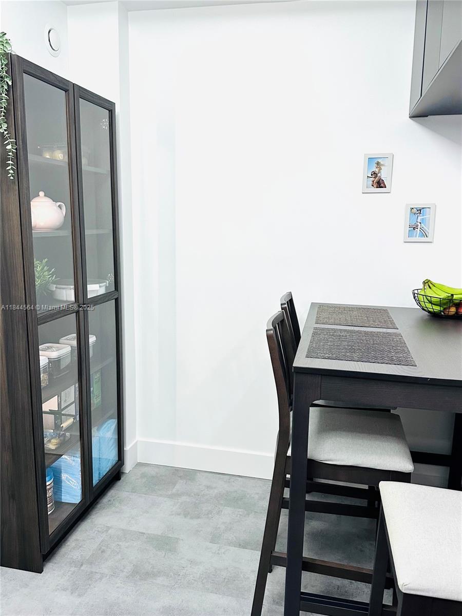 HILLCREST NO 21 CONDO - Residential