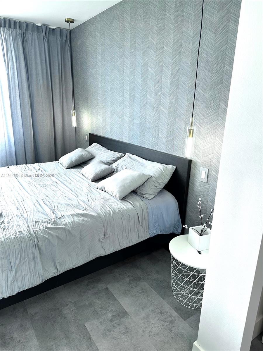 HILLCREST NO 21 CONDO - Residential