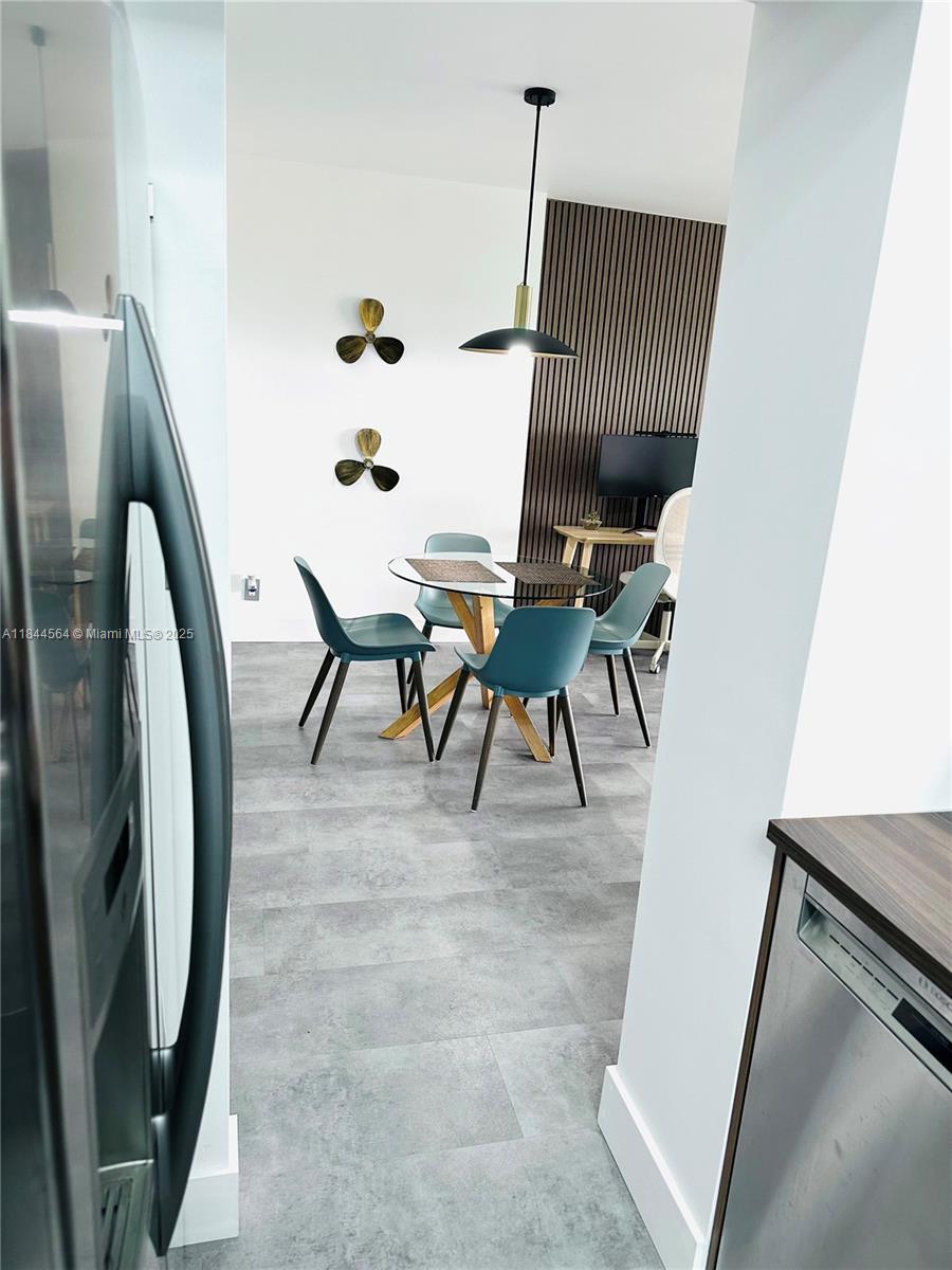 HILLCREST NO 21 CONDO - Residential