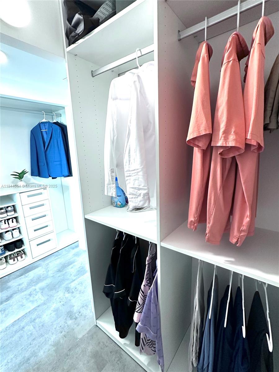 HILLCREST NO 21 CONDO - Residential