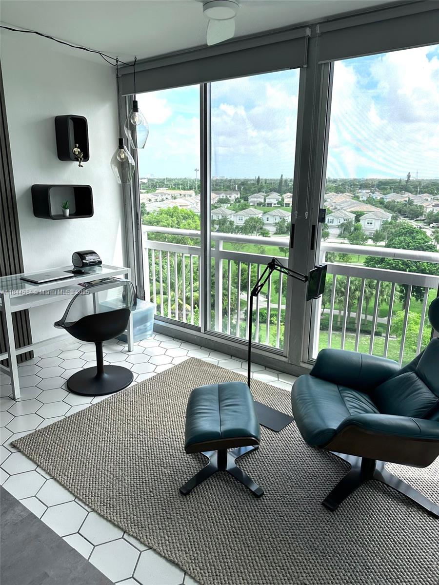 HILLCREST NO 21 CONDO - Residential