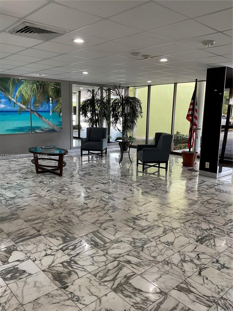 HILLCREST NO 21 CONDO - Residential