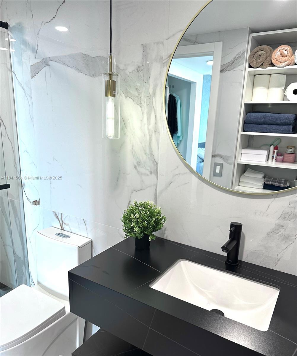 HILLCREST NO 21 CONDO - Residential