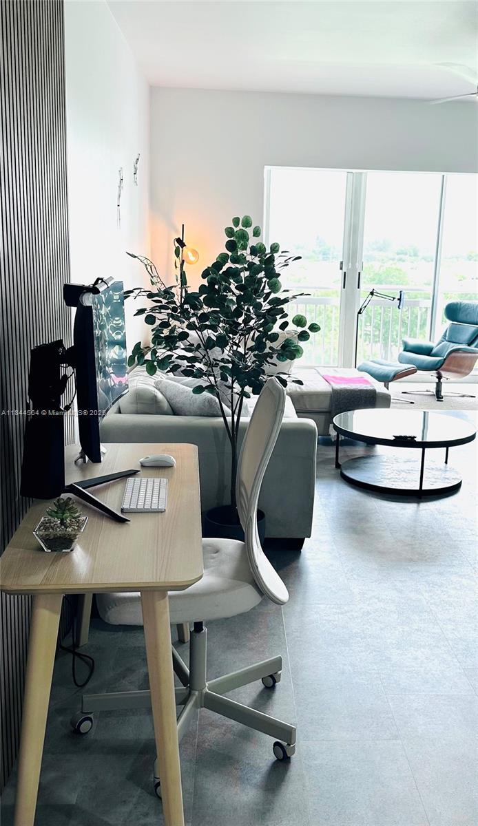 HILLCREST NO 21 CONDO - Residential