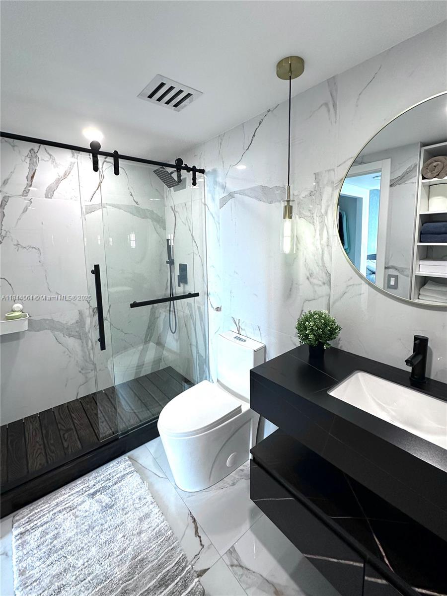 HILLCREST NO 21 CONDO - Residential