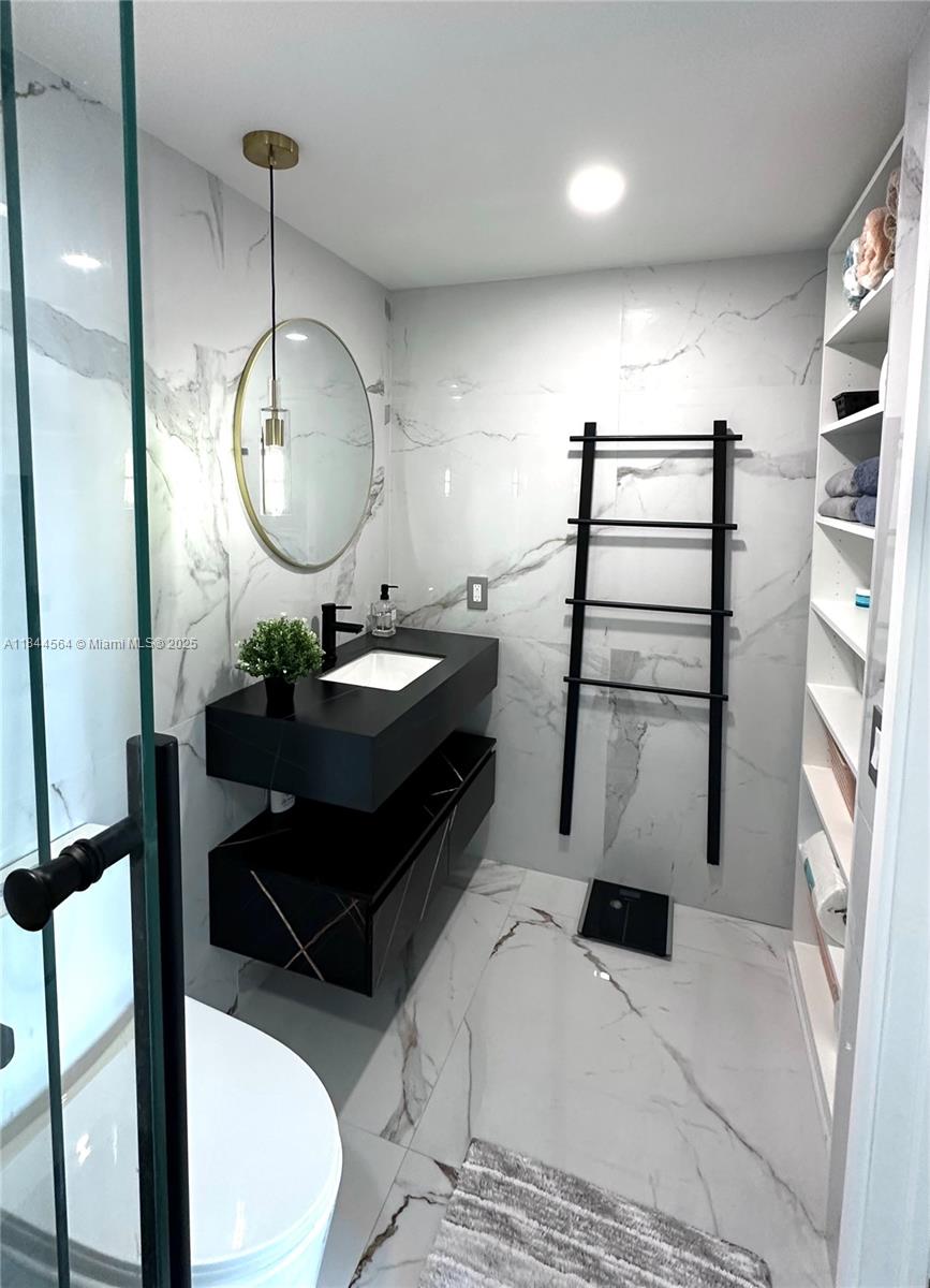 HILLCREST NO 21 CONDO - Residential