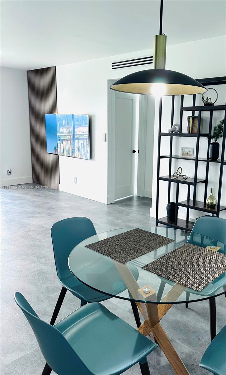 HILLCREST NO 21 CONDO - Residential