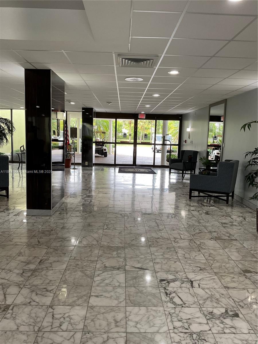 HILLCREST NO 21 CONDO - Residential