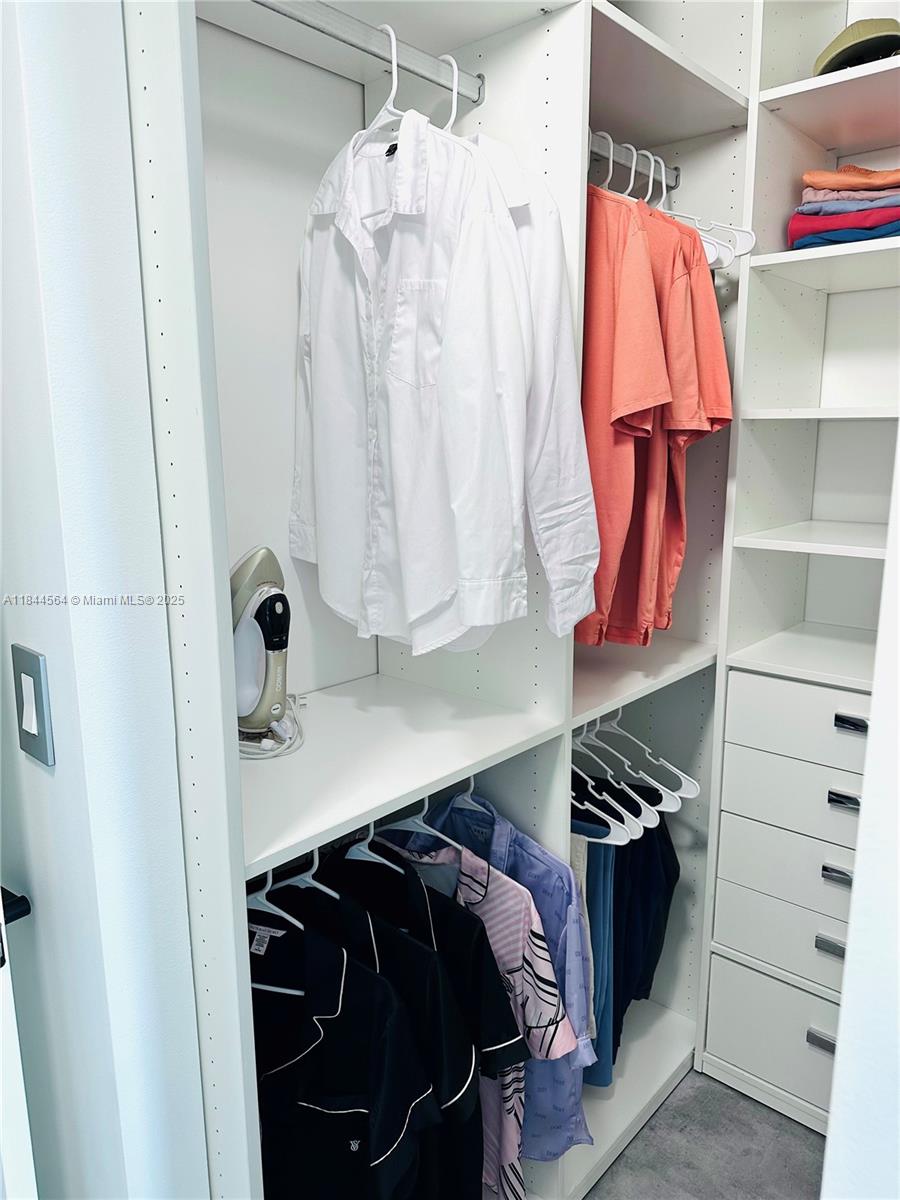 HILLCREST NO 21 CONDO - Residential