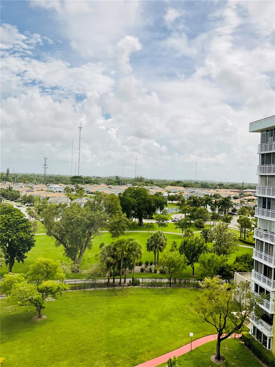 HILLCREST NO 21 CONDO - Residential