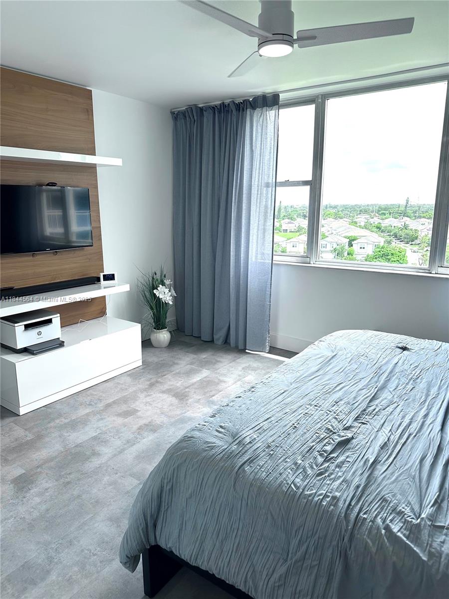 HILLCREST NO 21 CONDO - Residential