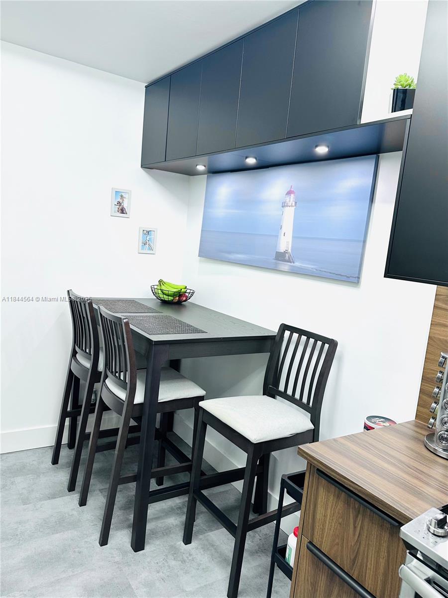 HILLCREST NO 21 CONDO - Residential