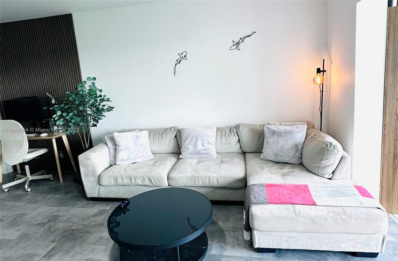 HILLCREST NO 21 CONDO - Residential