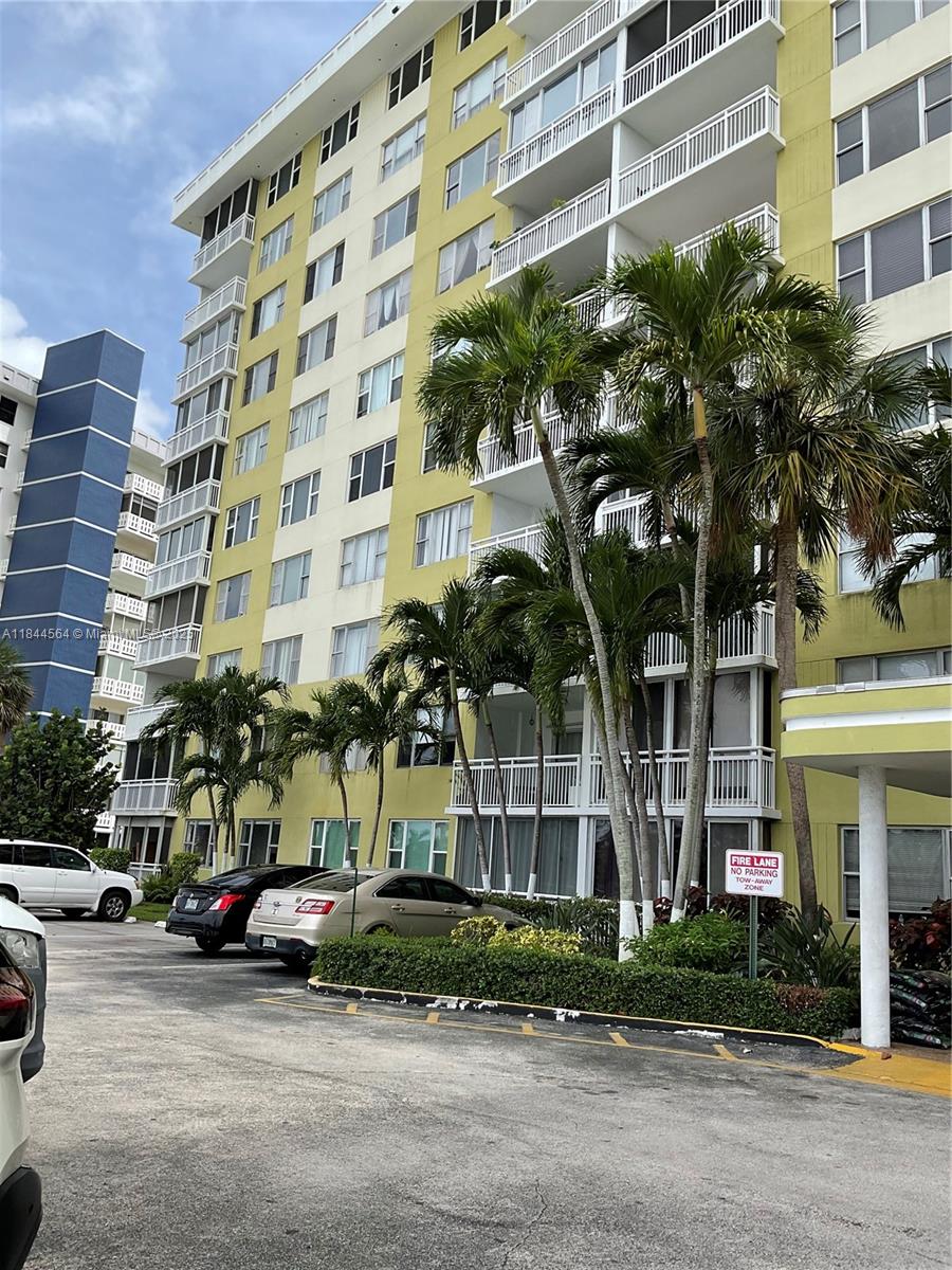 HILLCREST NO 21 CONDO - Residential