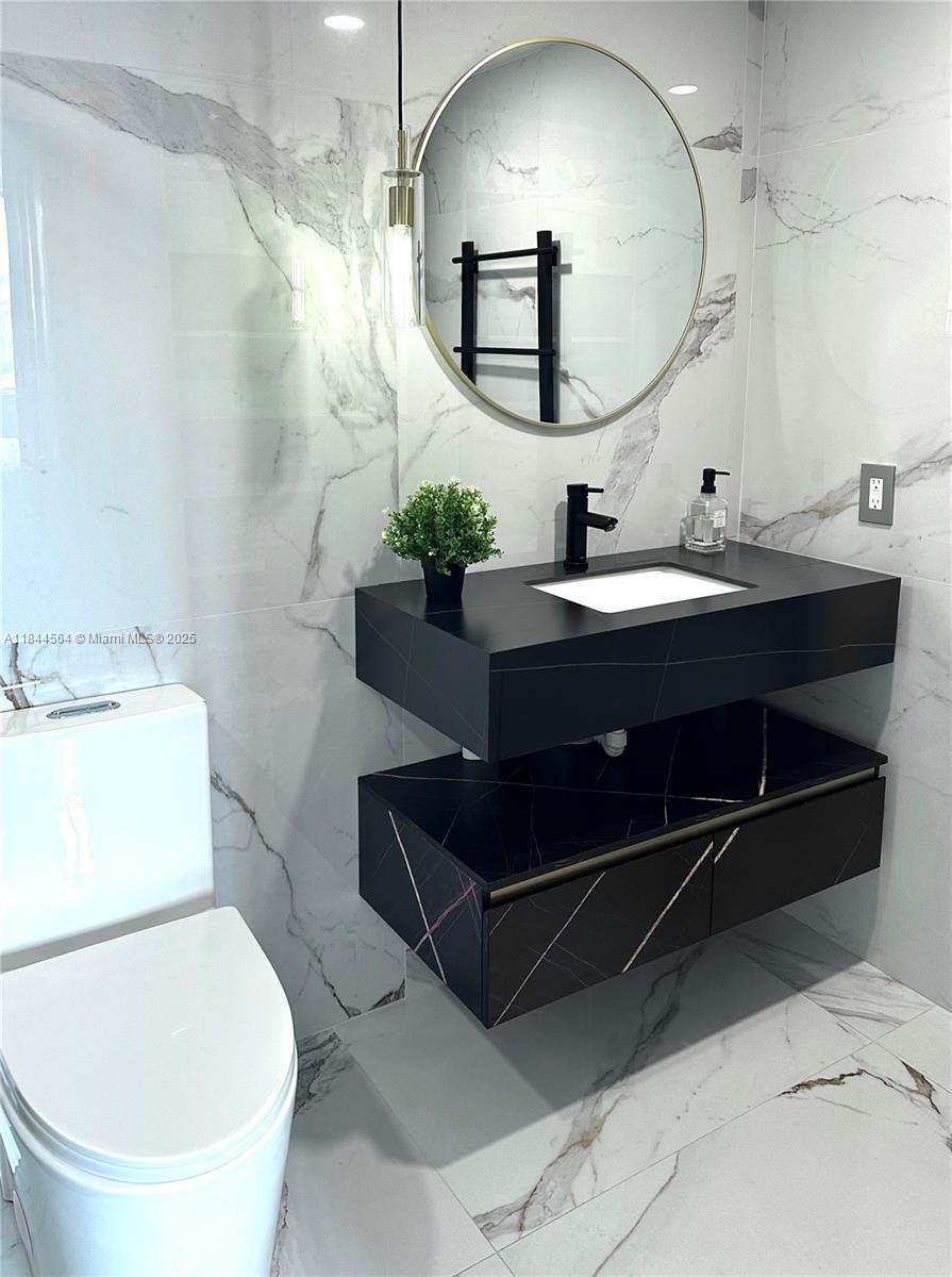 HILLCREST NO 21 CONDO - Residential