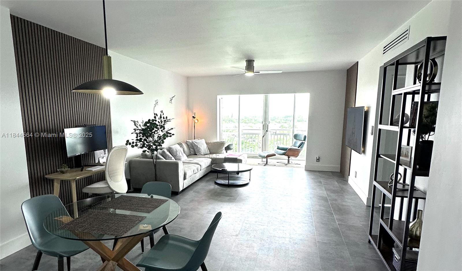 HILLCREST NO 21 CONDO - Residential