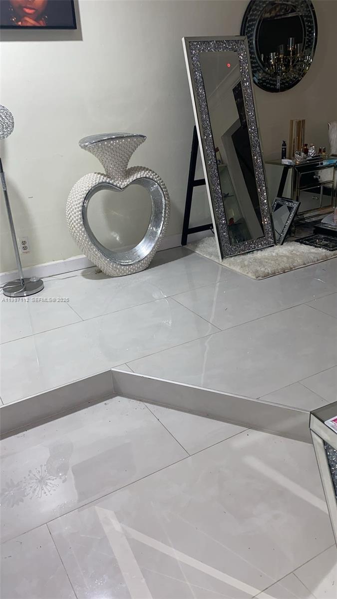 OAKLAND HILLS 4TH SEC - Residential