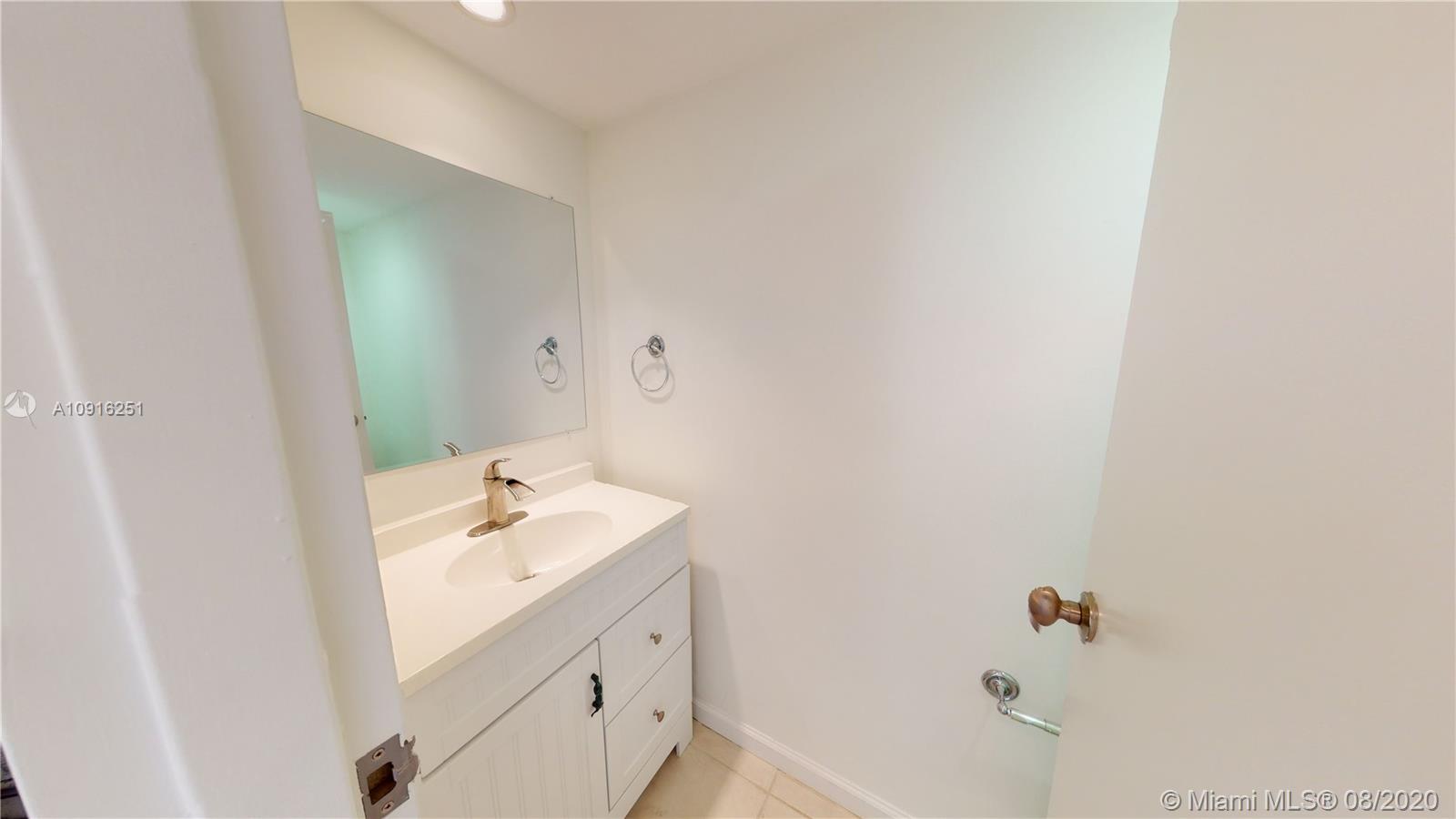 BRICKELL HARBOUR CONDO - Residential Lease