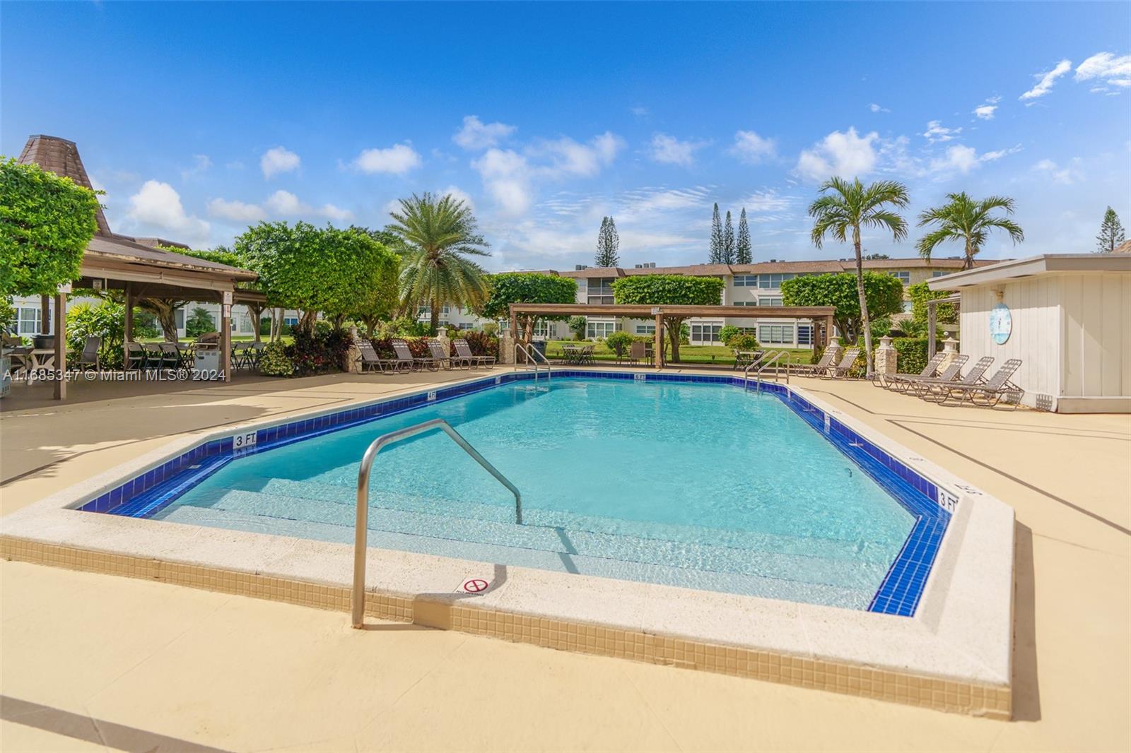 SEAGRAPE GARDENS CONDO - Residential