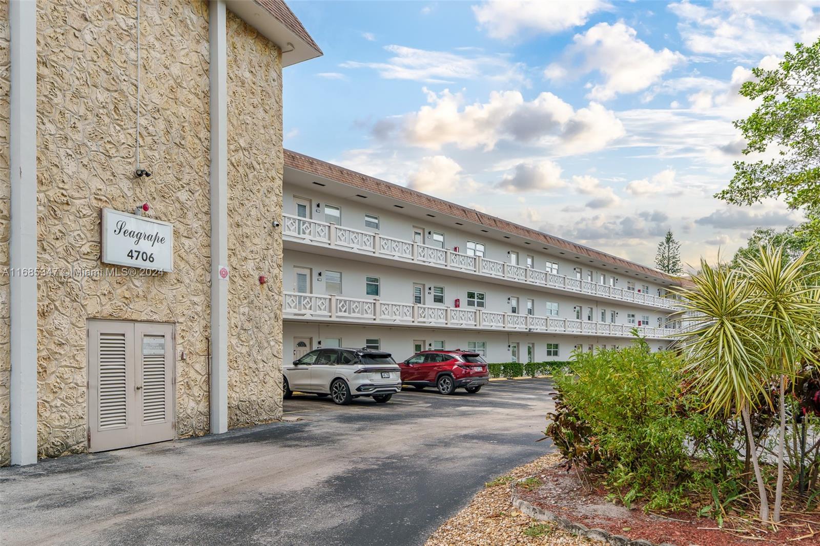 SEAGRAPE GARDENS CONDO - Residential