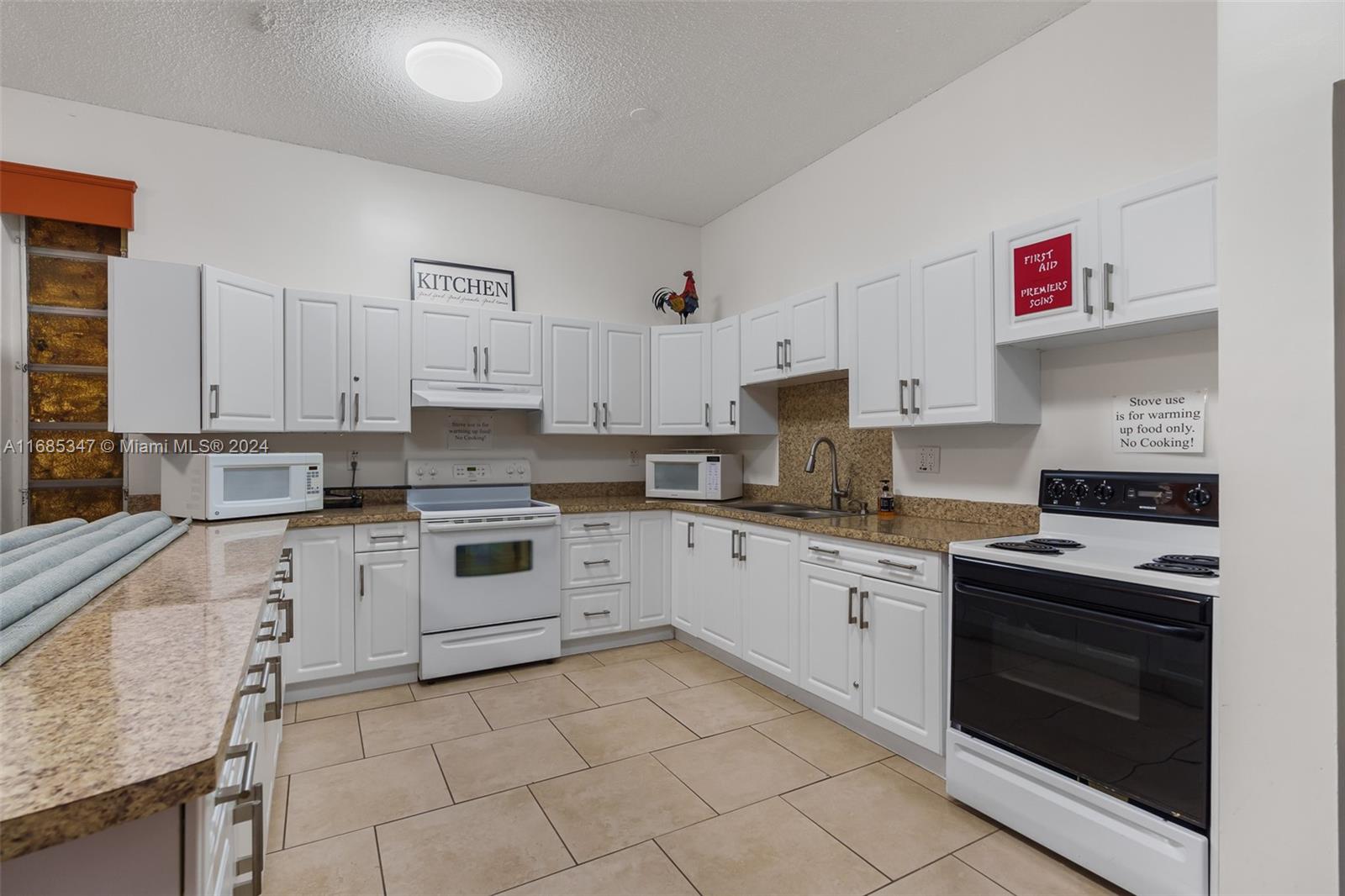 SEAGRAPE GARDENS CONDO - Residential