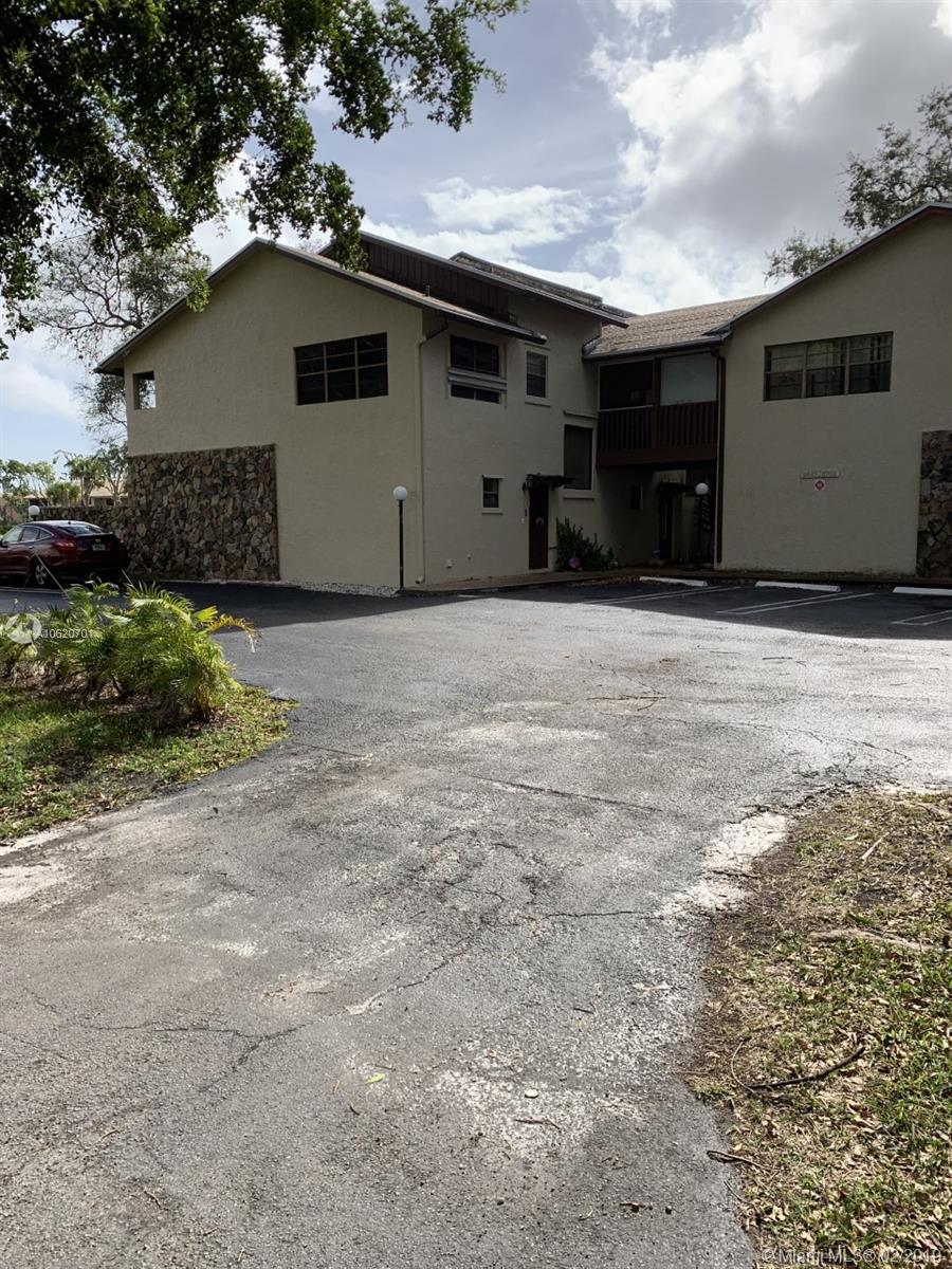 PRICE REDUCED-**NO RENTAL RESTRICTIONS-- EXCELLENT INVESTMENT POTENTIAL** THIS ENORMOUS 2/2.5 CORNER TOWNHOUSE-STYLE CONDO FEATURES 1377 SQUARE FEET OF LIVING AREA, LARGE BACKYARD/PATIO AREA AND BALCONIES FROM EACH OF THE BEDROOMS. **BRAND NEW ROOF** ONLY 5 UNITS MAKE UP THIS BOUTIQUE COMPLEX GIVING YOU PRIVACY AND THERE ARE 10 PARKING SPOTS FOR THE 5 UNITS! UNIT NEEDS LOTS OF WORK BUT HAS INCREDIBLE POTENTIAL WITH LARGE LIVING AND DINING ROOMS EACH OFFERING A BALCONY DOOR TO THE BACK AREA, OPEN KITCHEN WITH BAR, LARGE UTILITY ROOM, LARGE STORAGE AREA UNDER STAIRCASE AND TONS OF NATURAL LIGHTING.. ONCE FIXED UP, IT CAN BE RENTED FOR $1600-1700+. LOW HOA OF $250 WHICH INCLUDES WATER/TRASH/EXTERIOR INSURANCE, ROOF & MORE!!CASH ONLY!! PROPERTY ONCE FIXED UP IS WORTH 170-180K.